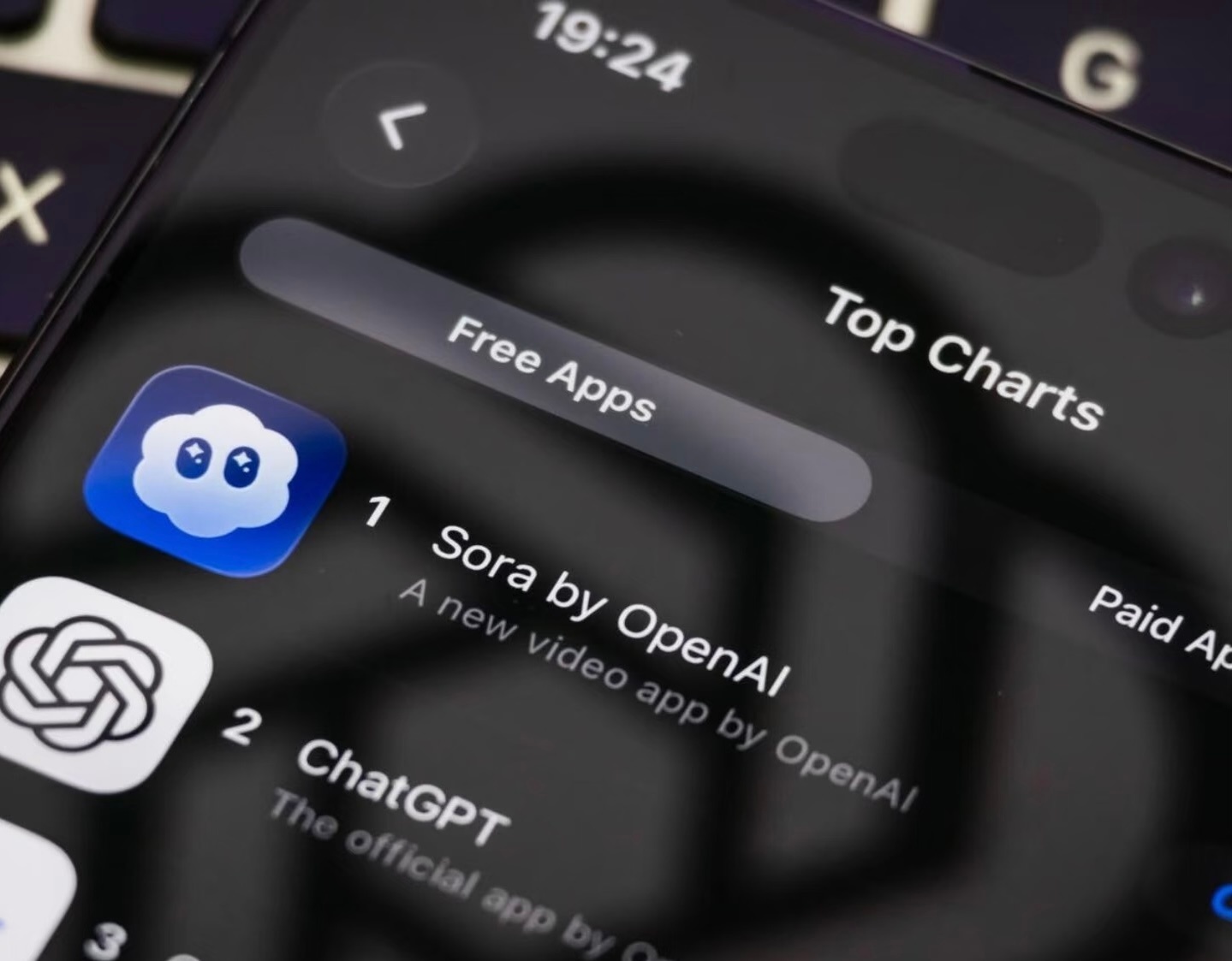 今天OpenA官宣了Sora App即将下线的消息。同时，除了App之外，API