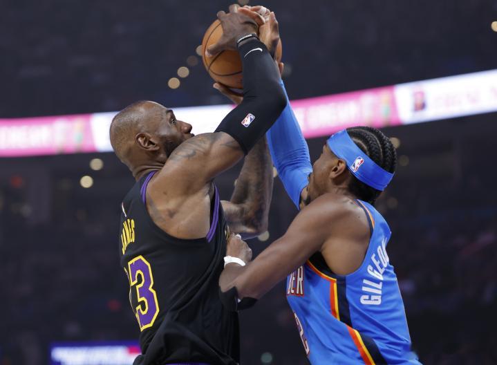 美媒Stat Defender列出数据，盘点现役球员28岁前罚球次数上双场次榜（