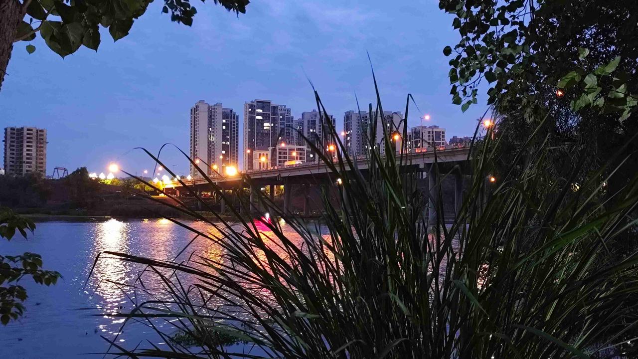 我的今日状态：😁轻松愉快
我这里的天气：☀️晴天