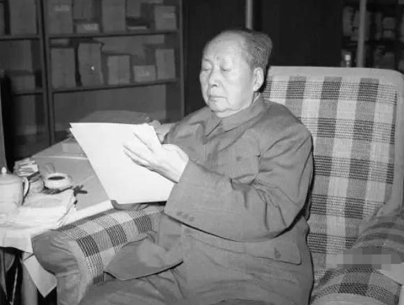 毛主席的五大遗憾：

一.没有活到100岁
他曾对工作人员说：“七十三八十四，阎