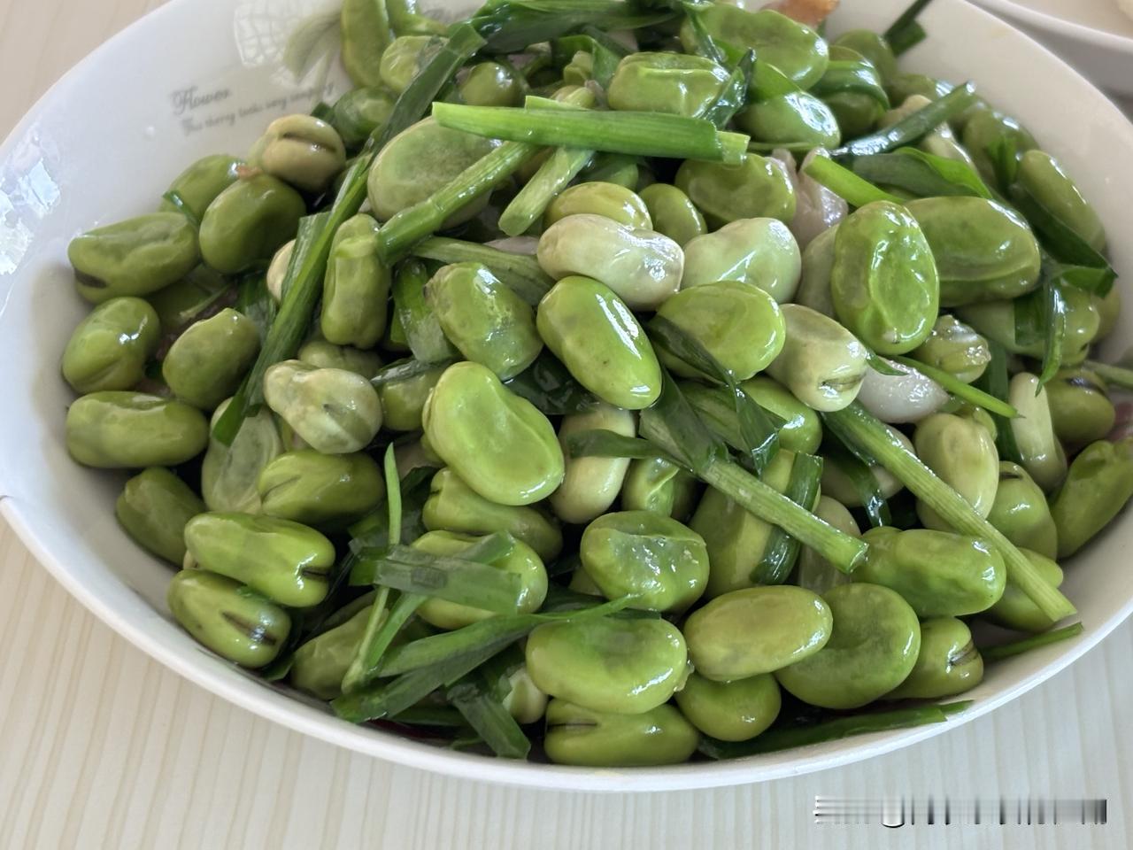 亲测有效！！蚕豆米放进冰箱冷冻后再拿出来炒，味道真的和新鲜的一模一样。

经常听