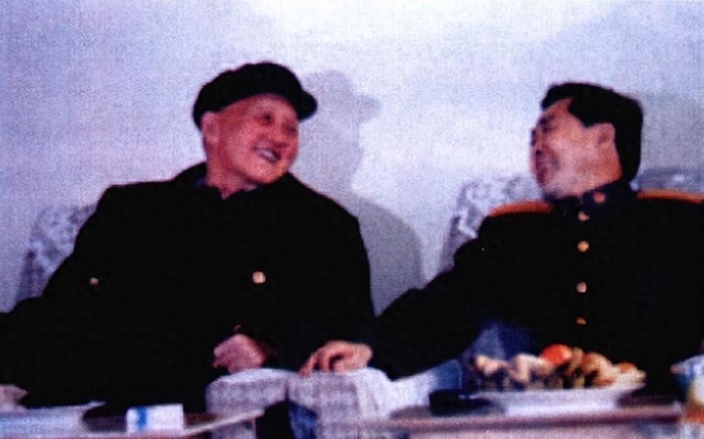 1959年张金昌随洪学智将军进藏，汽车上每个人都携枪以防途中危险，经历令人难忘！