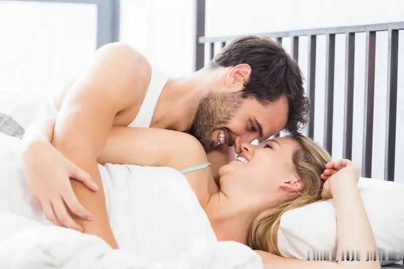 男性对女性身体着迷的原因是什么?新鲜感，不同女性身体有不同特点。除了新鲜感，男性