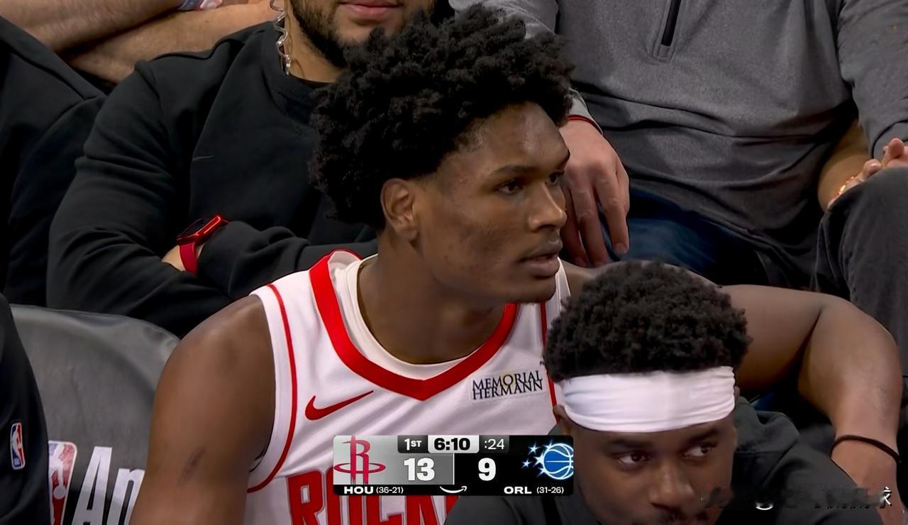 火箭核心阿门-汤普森真是活该被冷落！在今天火箭客场以113：108战胜魔术的比赛