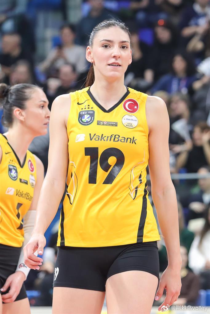 博斯科维奇17分荣膺单场最佳（43扣15中7失5被拦2发，扣球双率仅仅有33%和