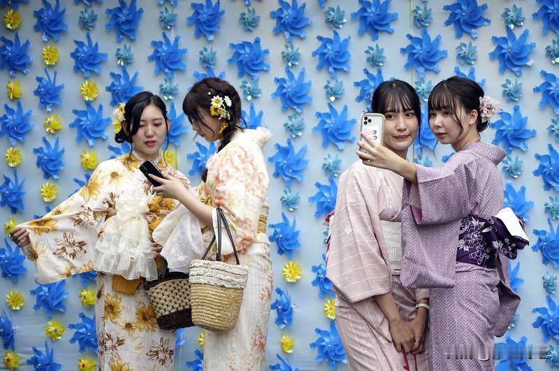 日本一月游客入境人数同比下降4.9%，为四年来首次下降，主要受中国大陆游客人数大