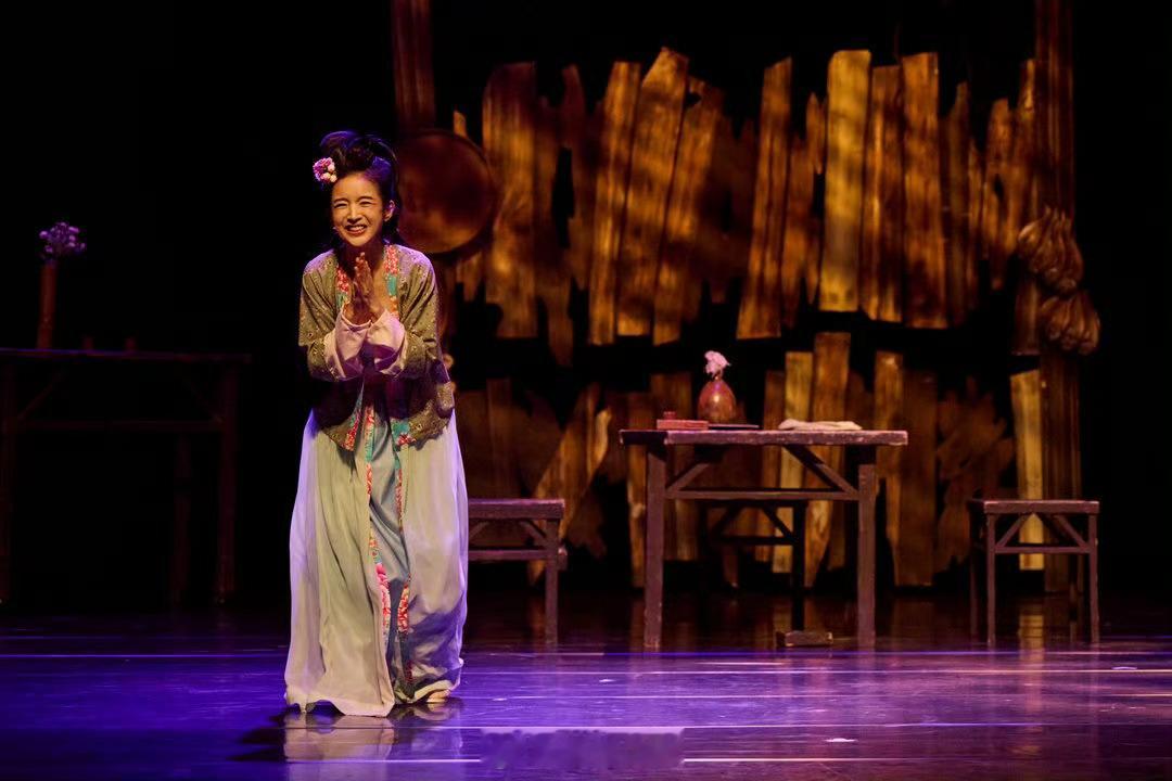 林依晨张震要来会昌戏剧节了林依晨张震现役法拉利的含金量江西会昌，暗恋桃花源，林依