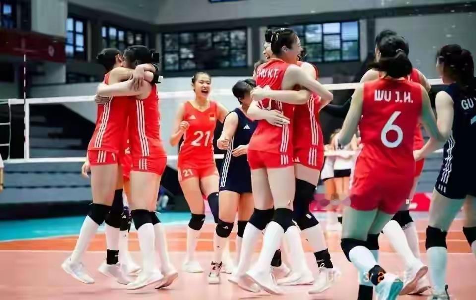 U21女排世锦赛1/8决赛中，中国女排在主教练谢激扬的率领下，以3-0的绝对优势