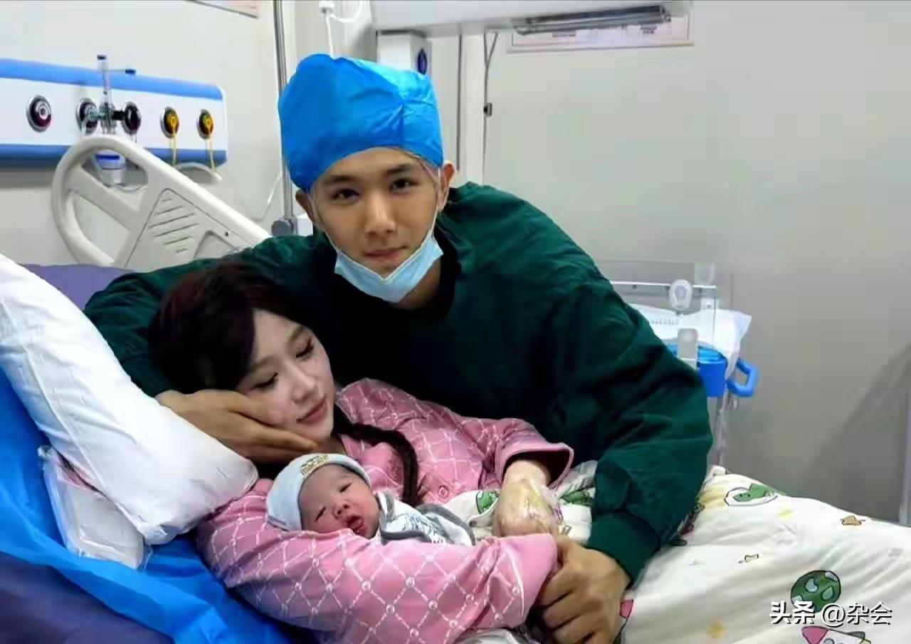 曾经嘲笑他是“山寨”，如今被他狠狠打脸。
凌达乐最聪明的一点，不是长得像鹿晗，而