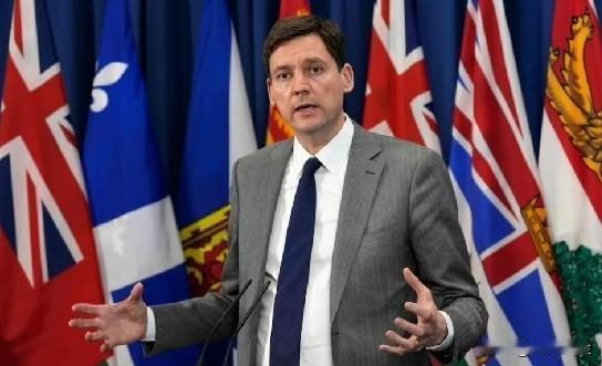 加拿大卑诗省省长戴维·埃比表示，阿尔伯塔省分离主义分子与特朗普政府的会面等同于“