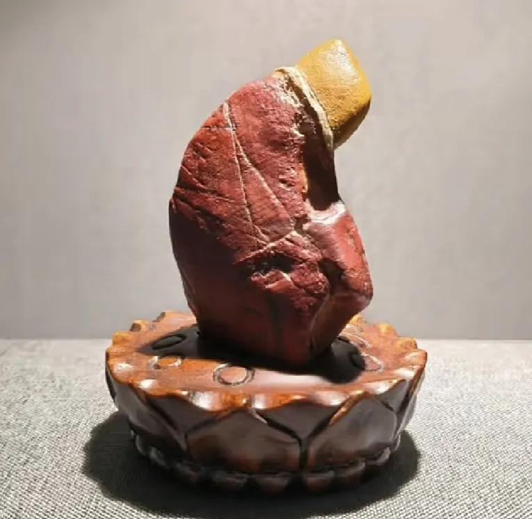 奇石欣赏（3）
这“石人”太形象，太好玩了！