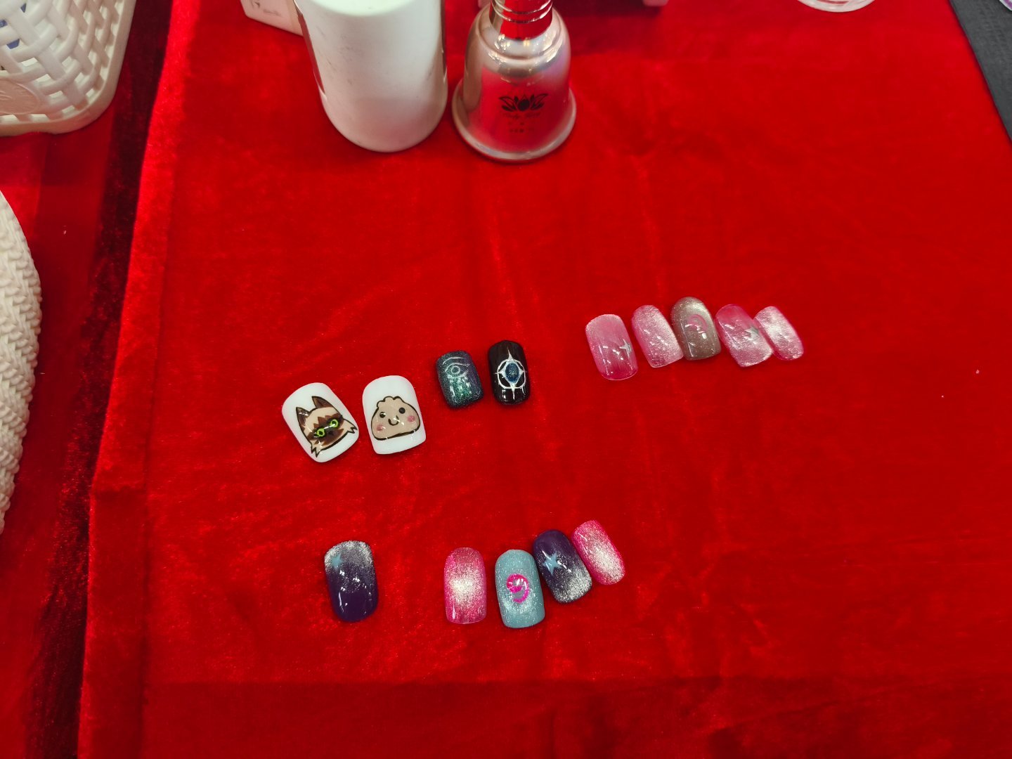 炉石传说 兄弟们，哪个美甲好看？帮我挑一个！💅🏻 