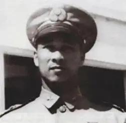 1966年，给蒋介石开了十年专机的衣复恩被捕，关了一千多天。获释后，衣复恩对家人