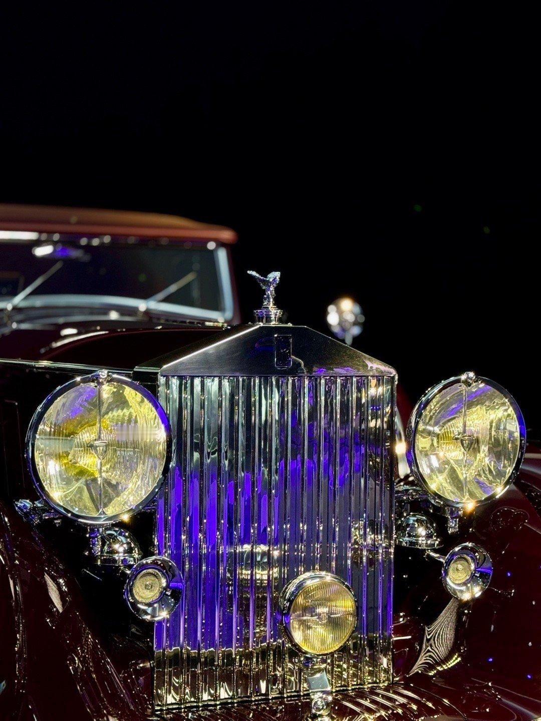 劳斯莱斯 幻影百年盛典列侬、猫王、邦德、女王，多元文化无不迷恋幻影。就差个相机系