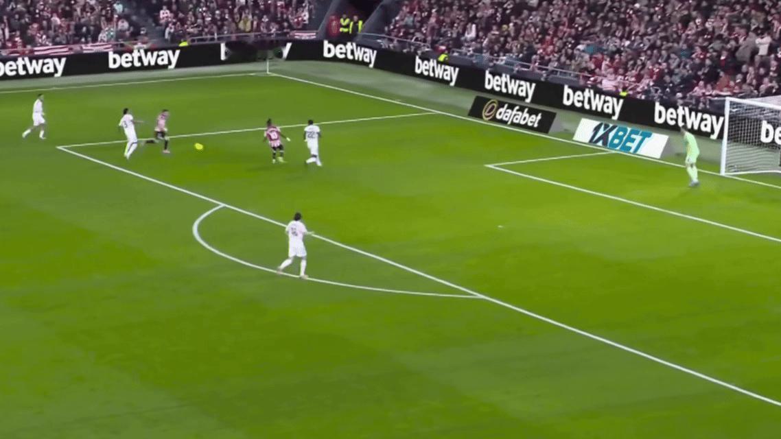 今年过年门口贴库尔图瓦的画像， 伟大的扑救来自库尔图瓦 西甲联赛 毕尔巴鄂竞技v