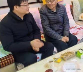 没脸见人了！清明回家祭祖后，专门带了2箱龙眼、2箱牛肉、1条华子和1箱五粮液，前