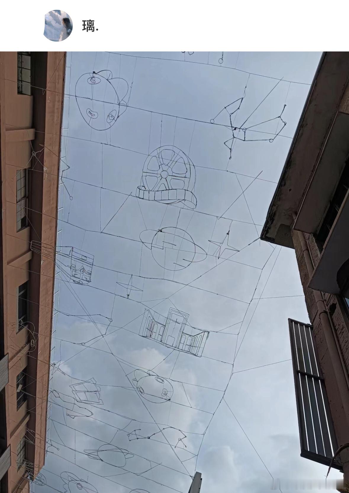 谁家电线这么花里胡哨啊 ​​​