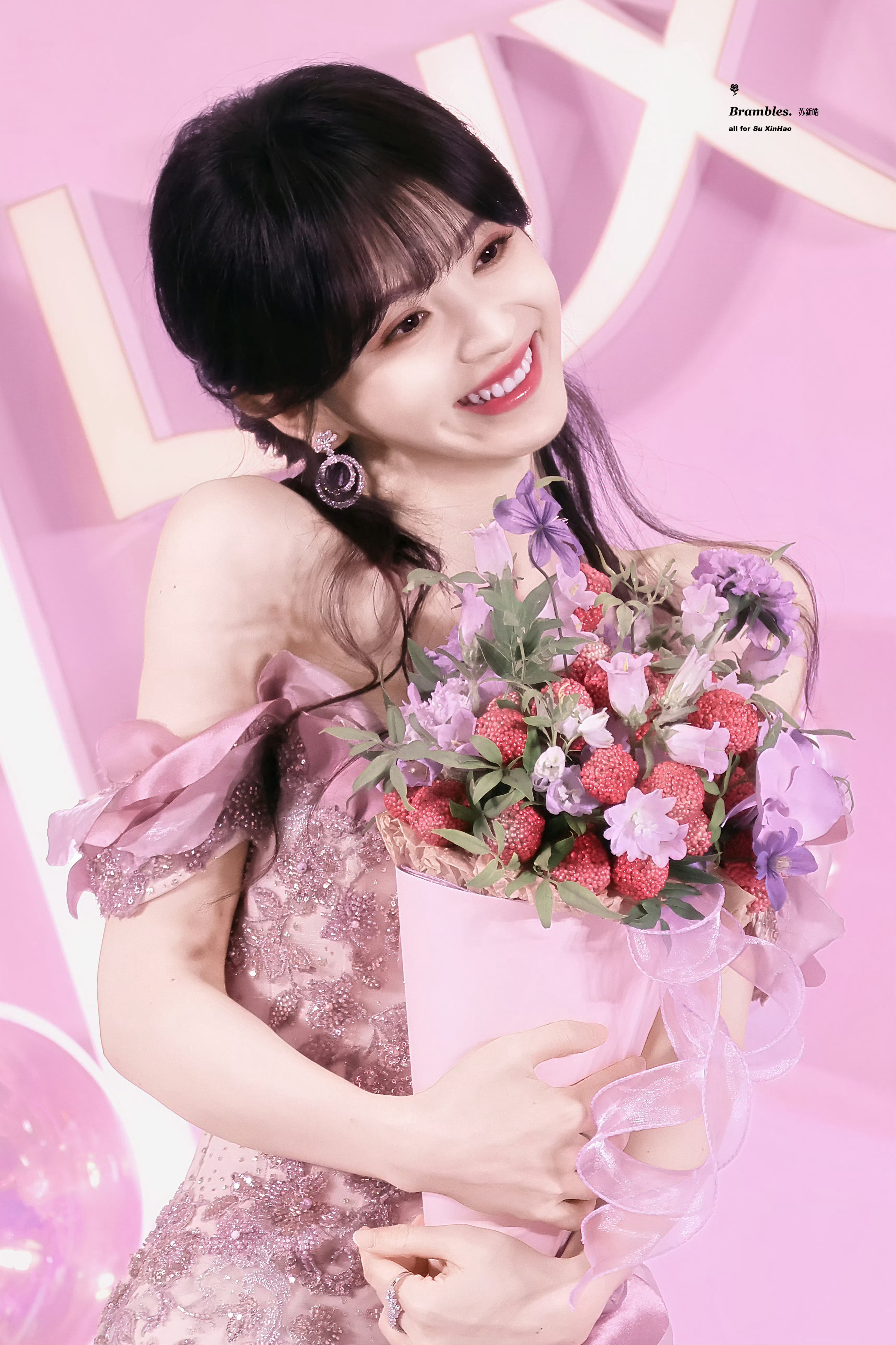 说了家薇脸蛋天才来的 表情再怎么大都没崩过，只感受到浓烈明媚的鲜活生命力💐很难