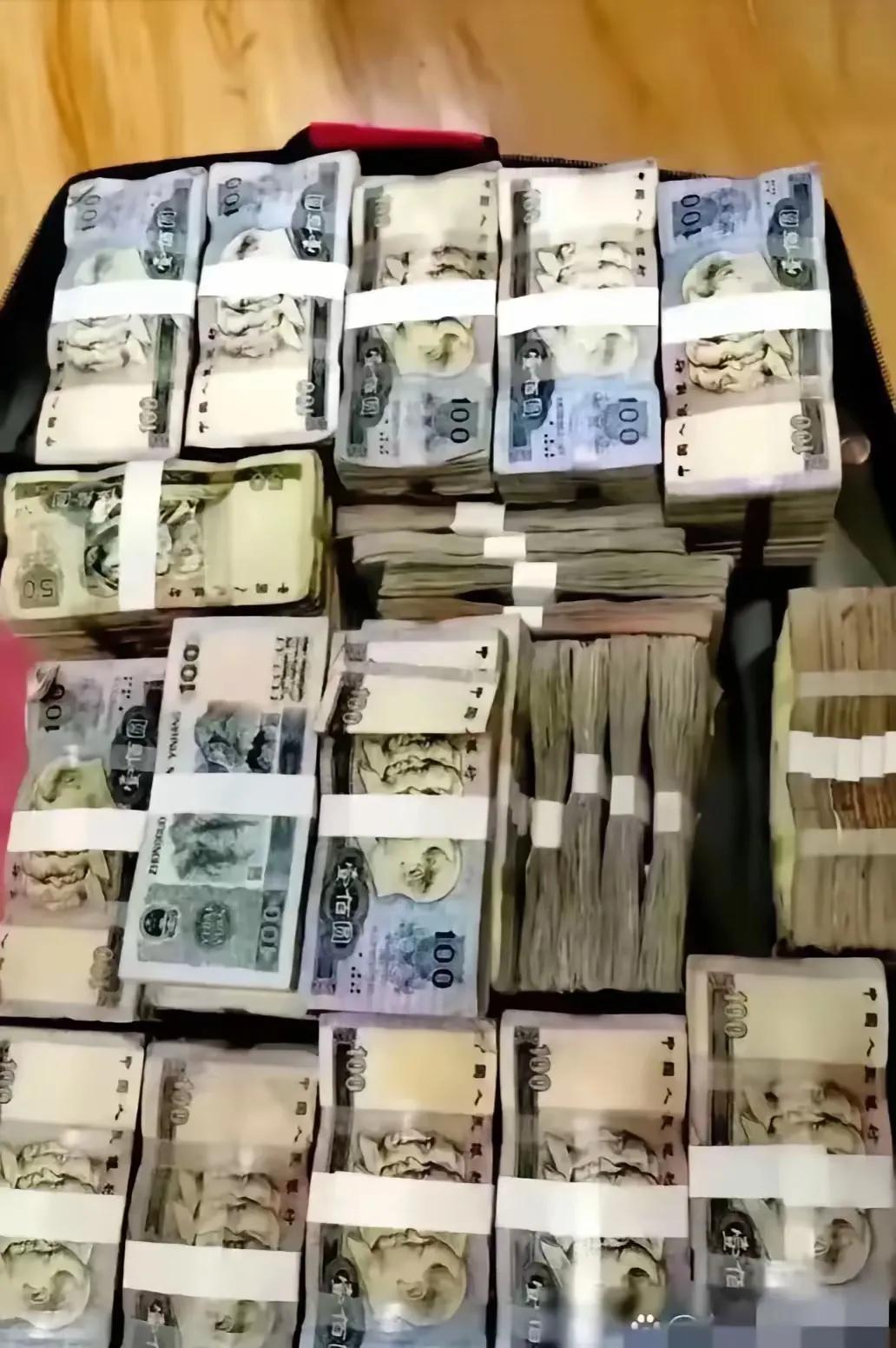 大批的旧币   过期币中国人民银行承诺兑换是上策一一
民间私人手中因多种原因留存