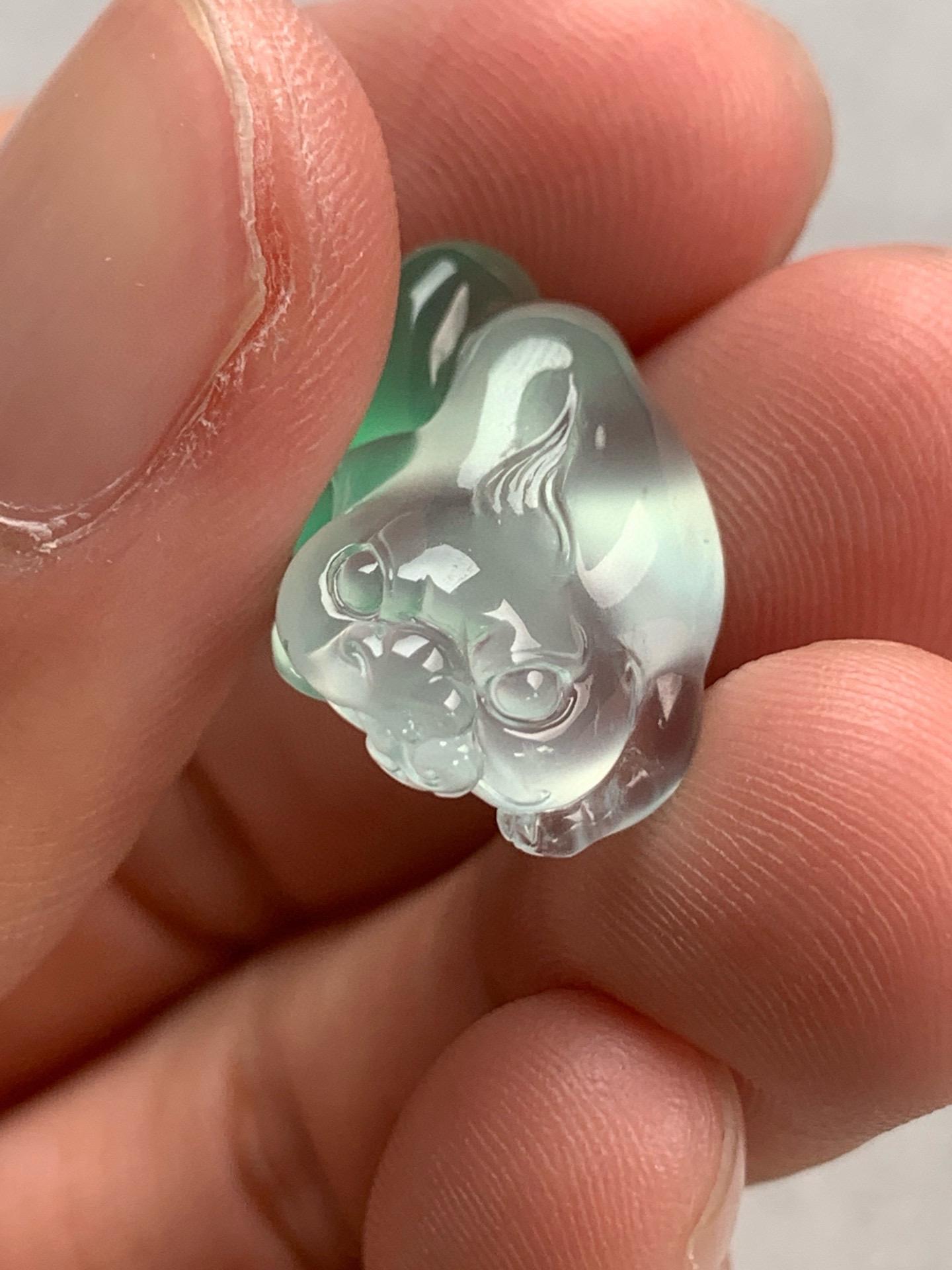 黑金酷炫。一套的，自己戴