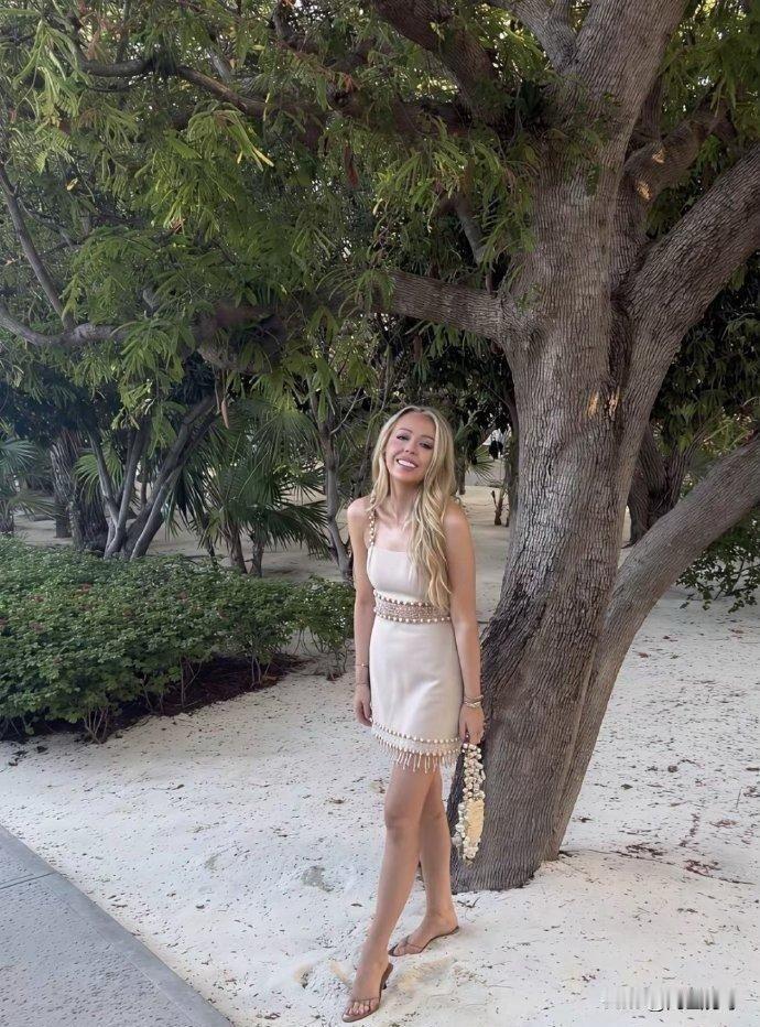 特朗普的小女儿，在印度发的旅游照片