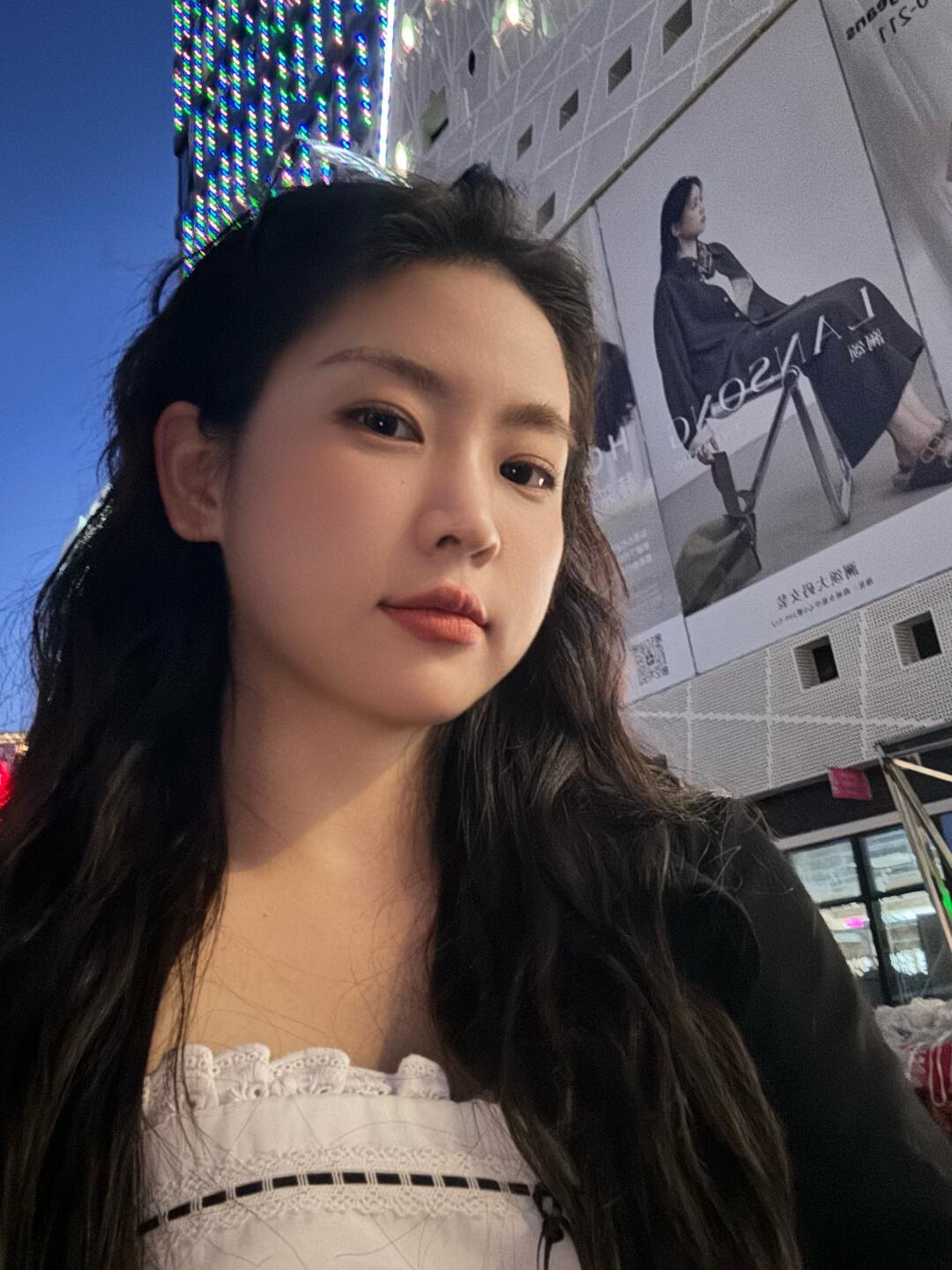 130斤微胖模特🥹终于上大屏幕啦！！！