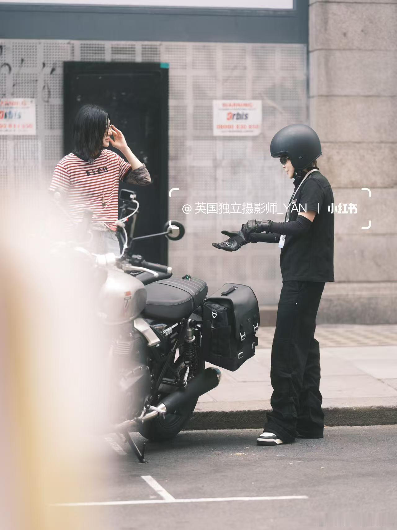 尚雯婕跟王濛说别再吃罚单了前有机车帅气出场，后有罚单名场面，尚雯婕贴心提醒，这种