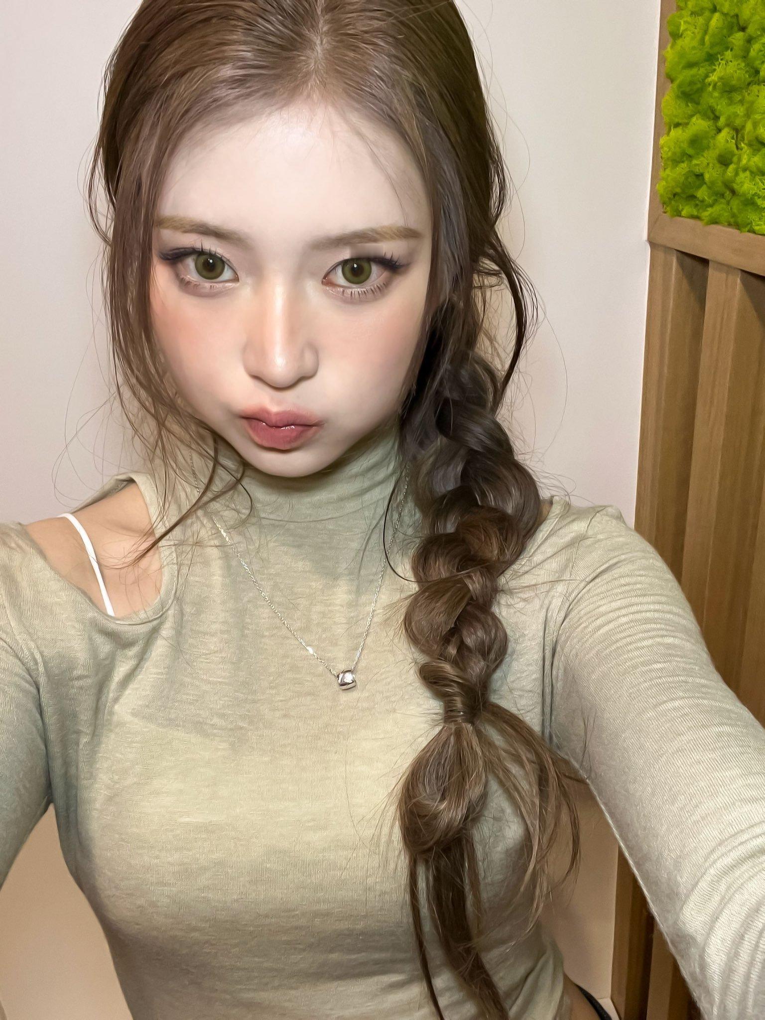 251118 KiiiKiii HAUM郭河音 