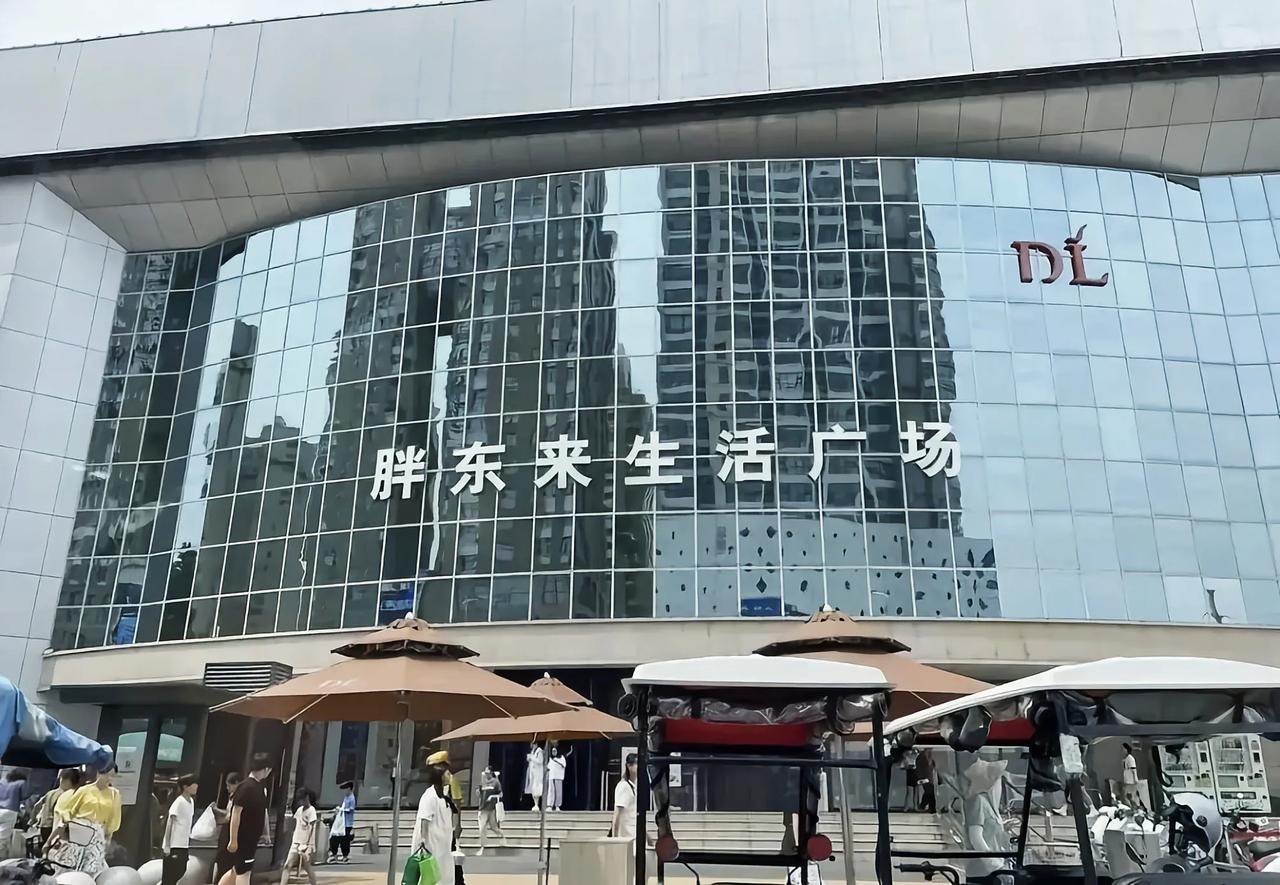 宁可少赚1亿也不惯着，逼于东来关店的房东真是“恶人”吗？
好好的门店明明能赚大钱