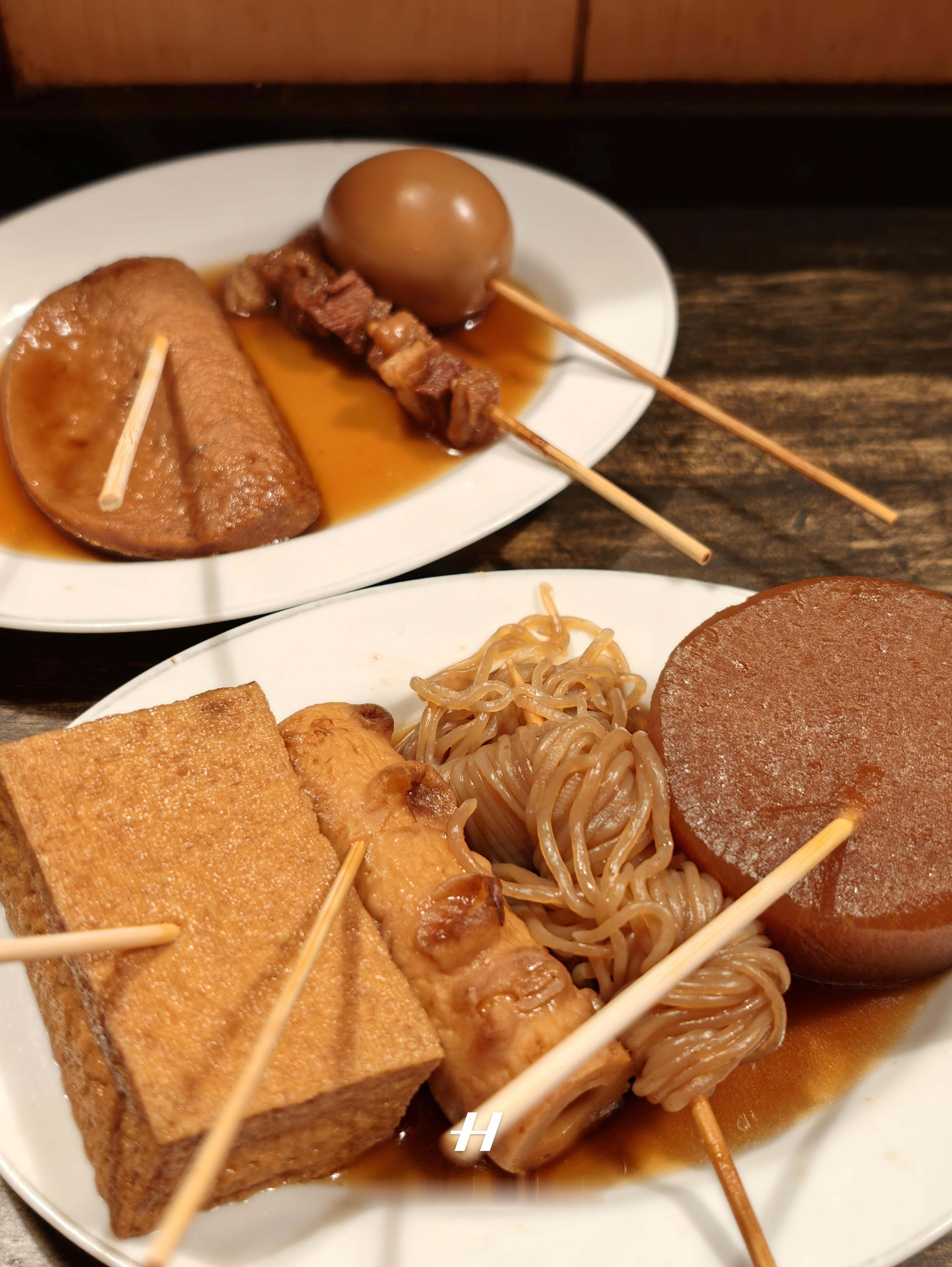 偶然路过一家关东煮店，一瞥，这不是吴京吗？后来一想，这是李狗嗨里面那个旋转速攻的