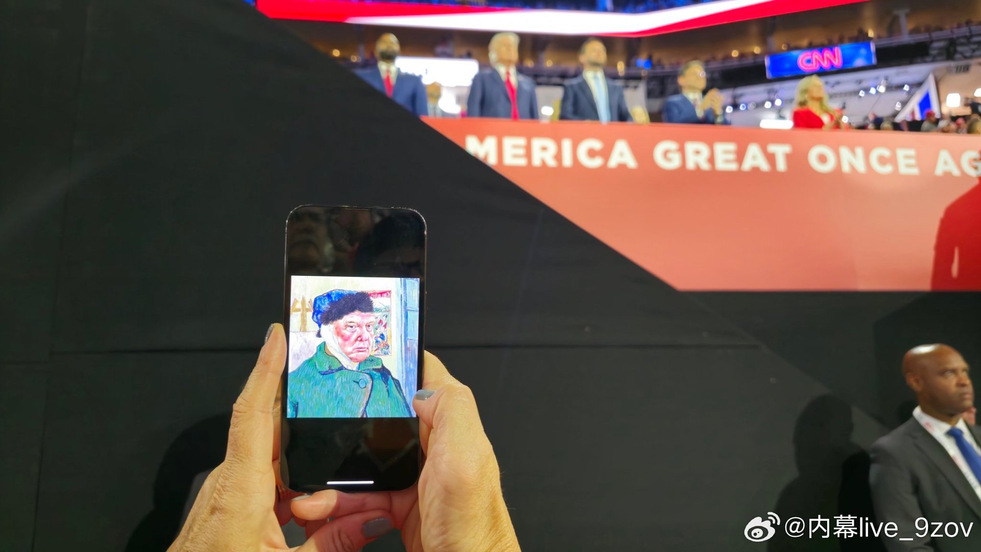 正在热传的各种特朗普梵高表情包： 😂😂😂#FBI已解锁特朗普枪击案嫌犯手机
