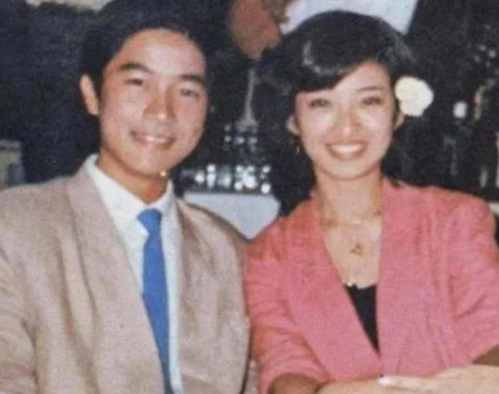 1980年，陈百强见到了自己的偶像山囗百惠，山囗百惠要求陈百强在他面前唱昨夜梦见