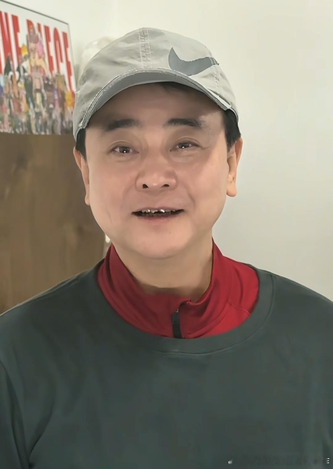 罗钢，看成黄宏了。当年也是帅哥。 