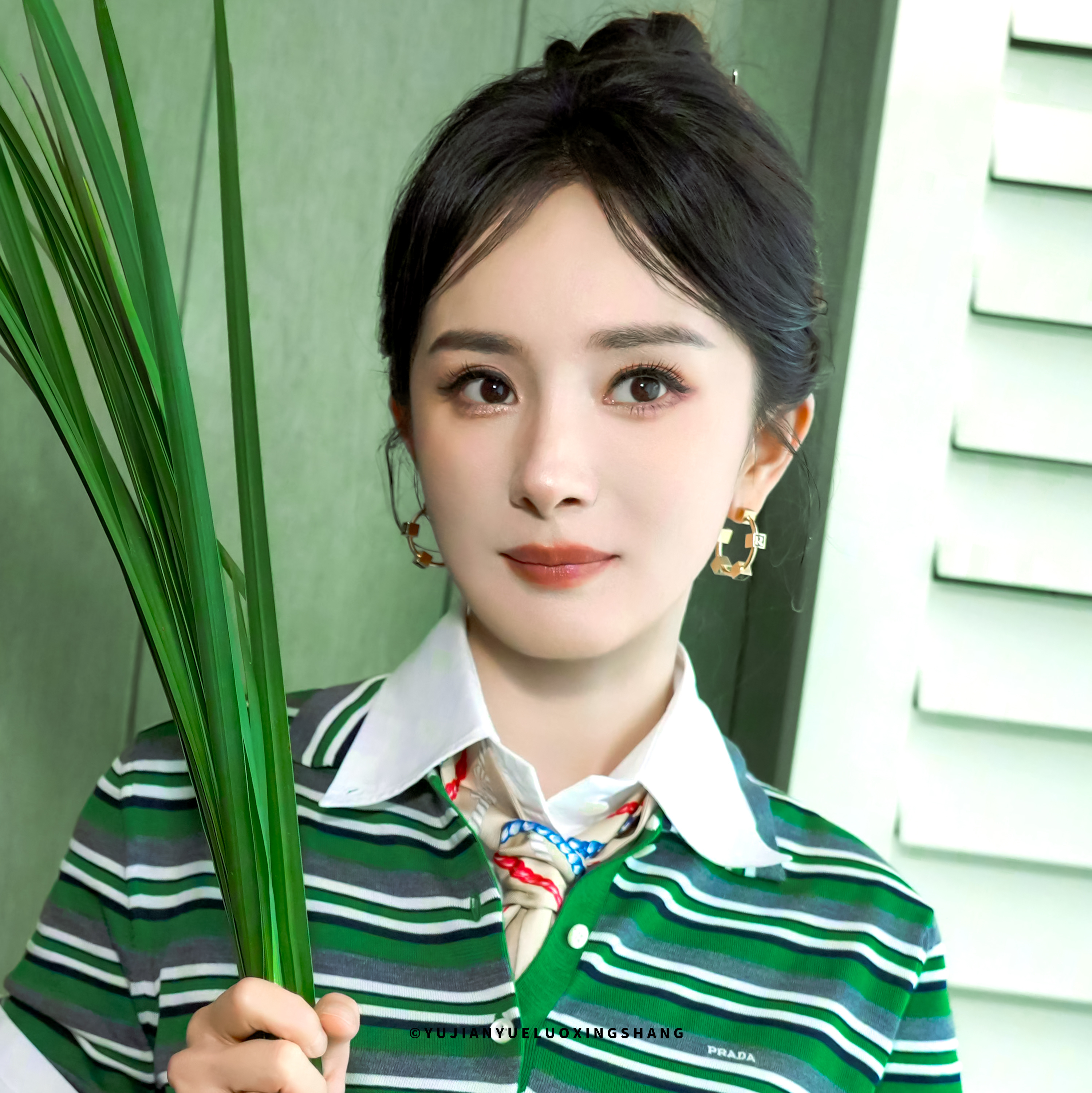 ▪这个小棕包好可爱՞･∞･՞杨幂