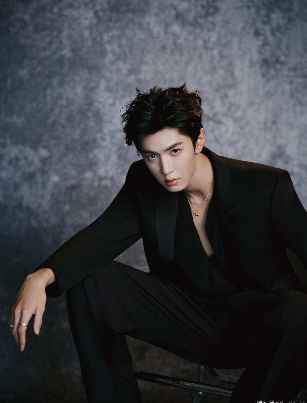 陈哲远超话 陈哲远大侦探里的妻子是王勉陈哲远是泰国泼水节最大赢家吧陈哲远 

星