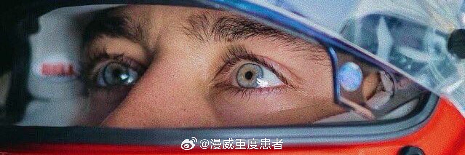 喜欢上小乔是一样的原因…那些赤诚的热爱，无法遮掩的心，望向他的眼睛就能投进他勃发