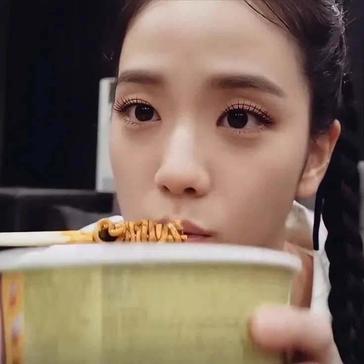 我家小猪吃吃吃好萌嘿嘿完全世萌一 好想亲一口呀😚 