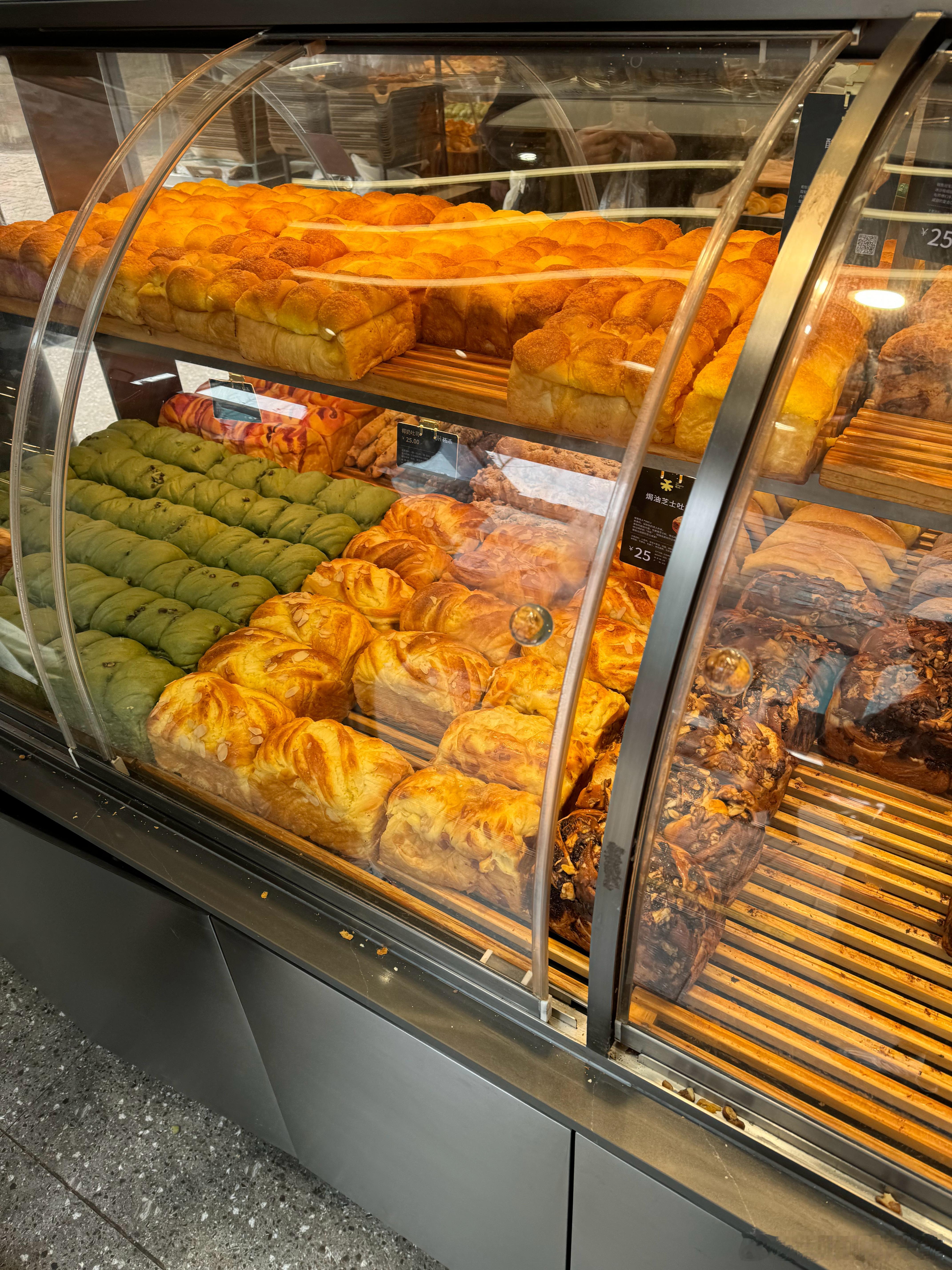 祐禾的吐司真的好软脏脏包超好吃！又炫了茶颜悦色#美食分享#  ​​​