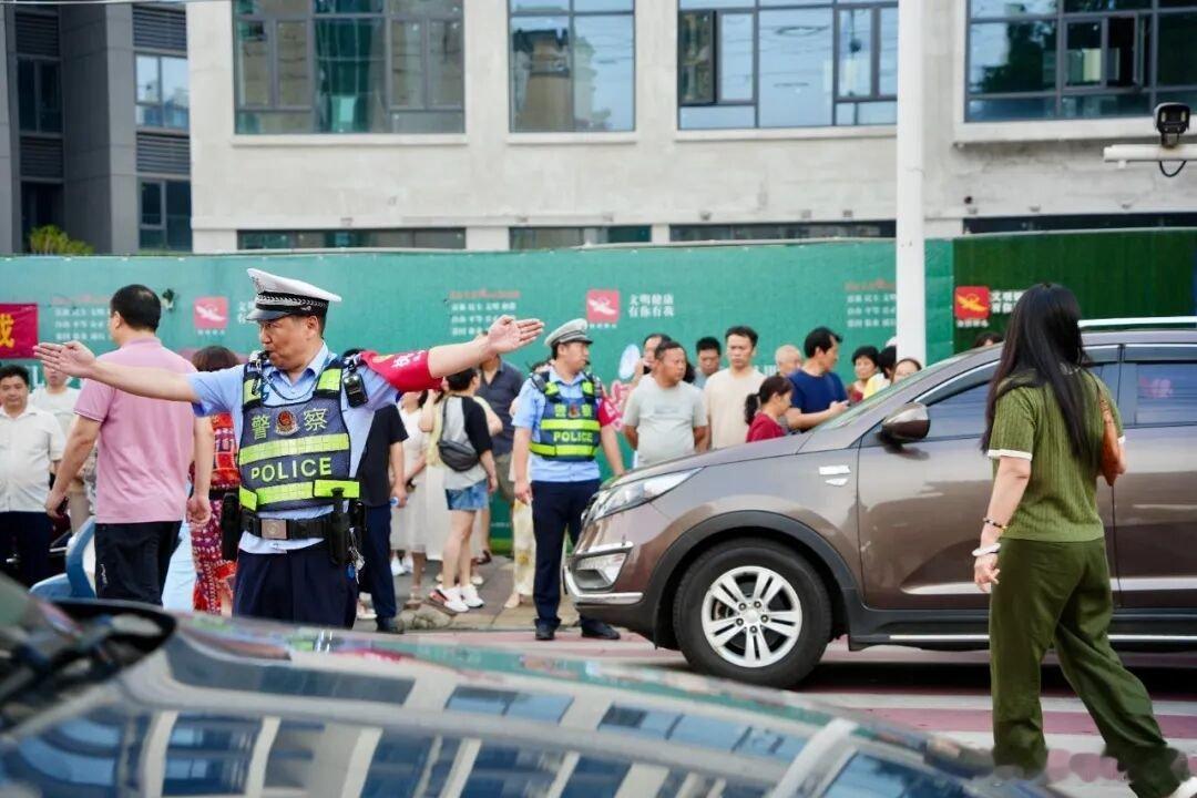 衡阳身边事【多图直击衡阳高考第一天！】今天，衡阳市53091名考生带着希冀与梦想