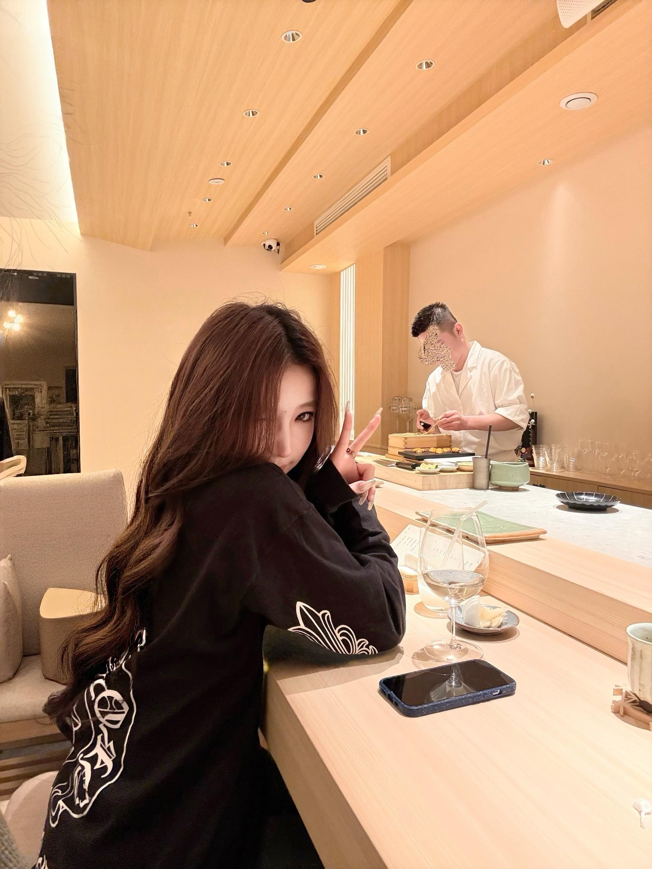 亲爱滴 告诉你。