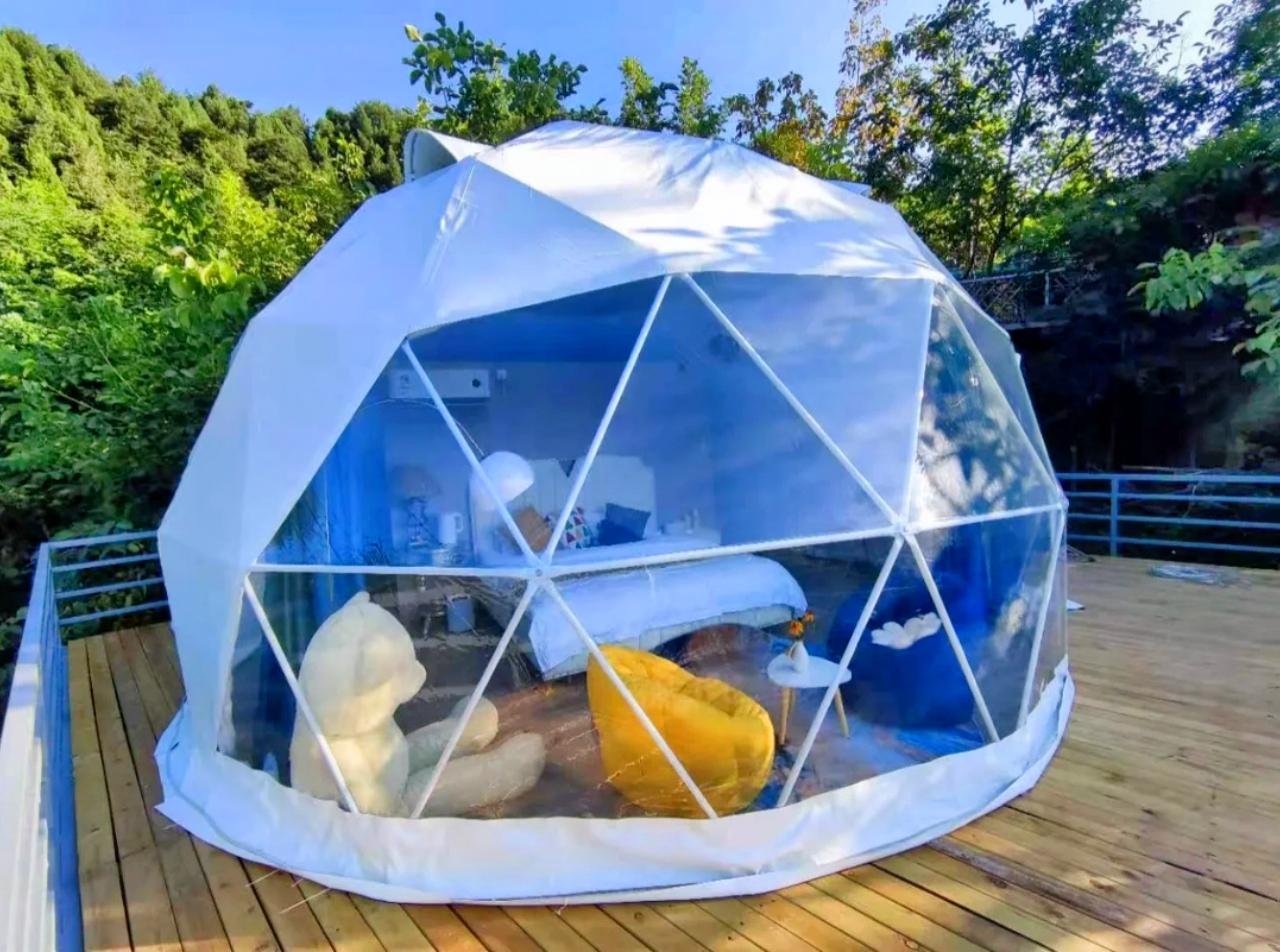 炎热的七月就要躲在山间民宿里
灵泉山居极力推荐：在骊山山顶上 一路往山上开 有个