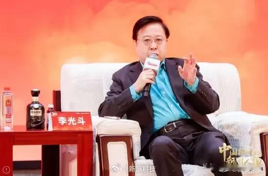 北京大学法学院教授姜明安称：禁酒令符合法治精神。在古今中外的历史上，禁酒政策的出