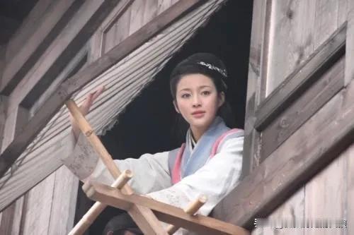 现在提起潘金莲，不觉得她有多么淫荡，人家从头到尾也就实打实的跟西门庆苟合

提起