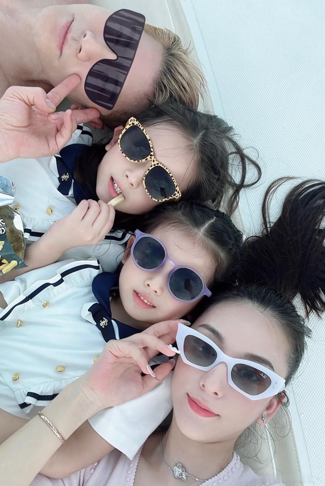 郭富城，全家福曝光！6月12日凌晨，当很多人都已经进入梦乡的时候，郭富城老婆方媛