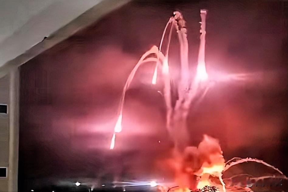 突发！特朗普称已抓获委内瑞拉总统及其夫人并带离委内瑞拉。自美委冲突升级以来，美国