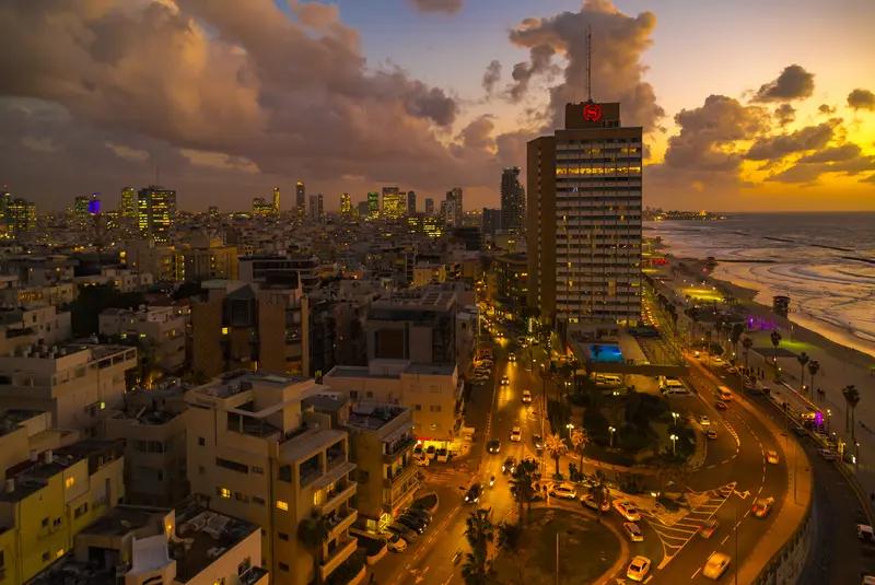 以色列遭袭 特拉维夫全面停电 以色列遭袭，特拉维夫全面停电，这场景想想都糟心。特