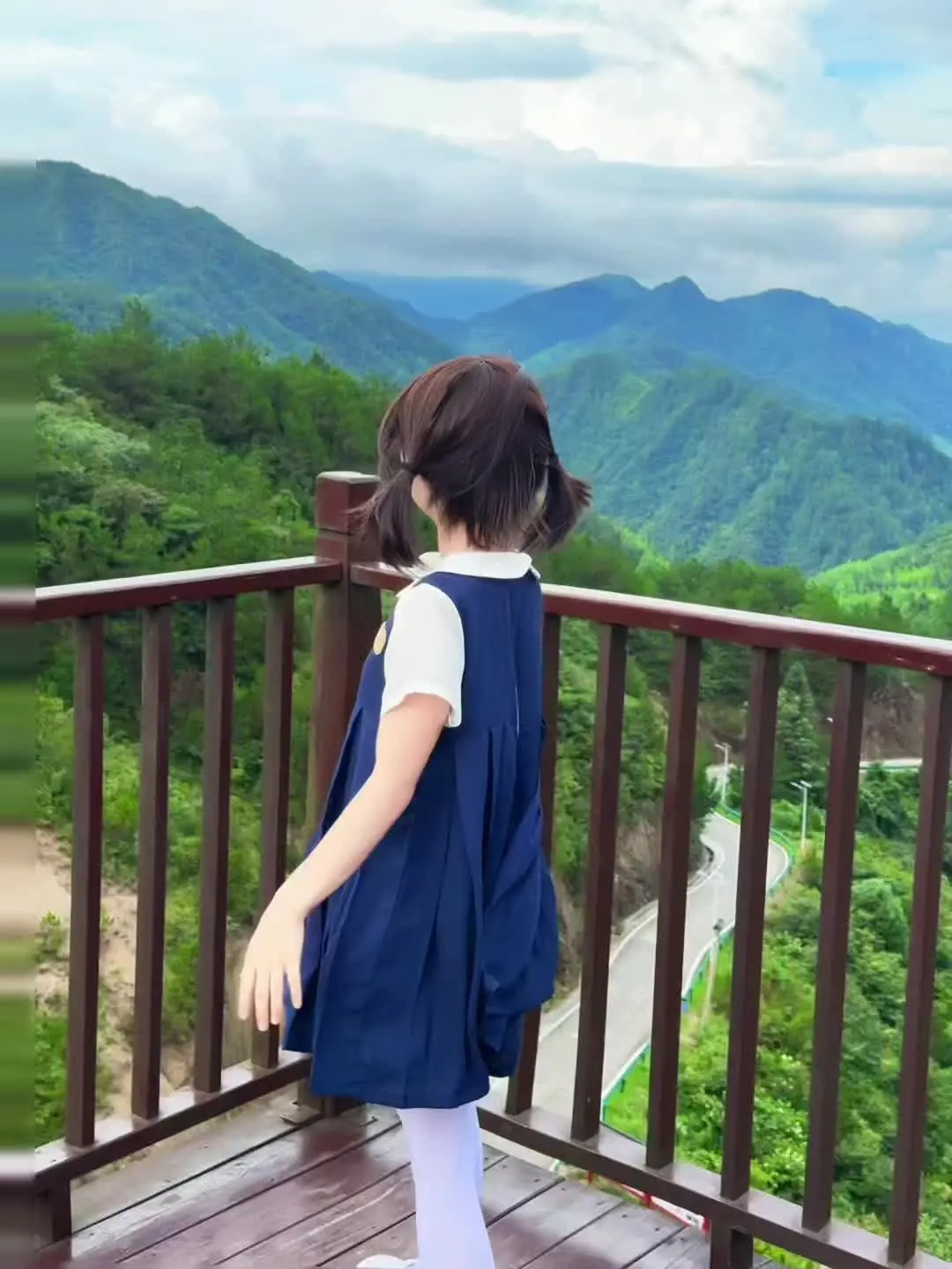 人会反复爱上一首歌