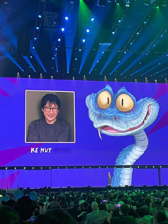 日前，迪士尼动画工作室发布了《#疯狂动物城2#》首批剧照。在前作中为朱迪配音的金