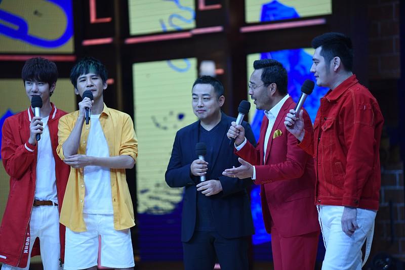 没看过快乐大本营，但是早期的天天向上都会看。也算是当年大学生活的小乐趣吧，只是如
