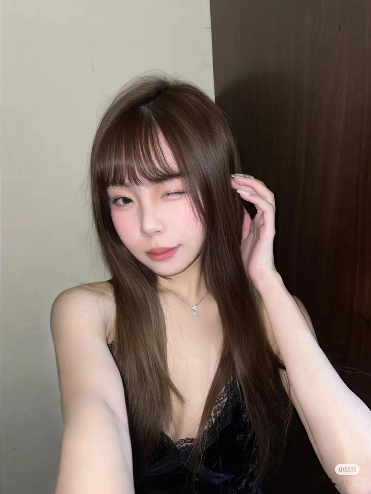 话说台湾近几年就推出了许多颜值和气质都相当不错的新晋博主，而stnn就是其中之一